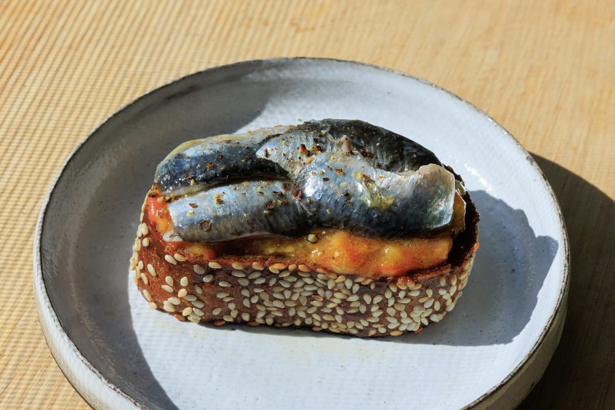 Pan con Tomate with Boquerones